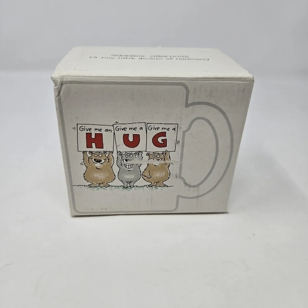 VINTAGE NOS HALLMARK SHOEBOX GREETINGS COFFEE MUG CUP GIVE ME A HUG BEARS WHITE